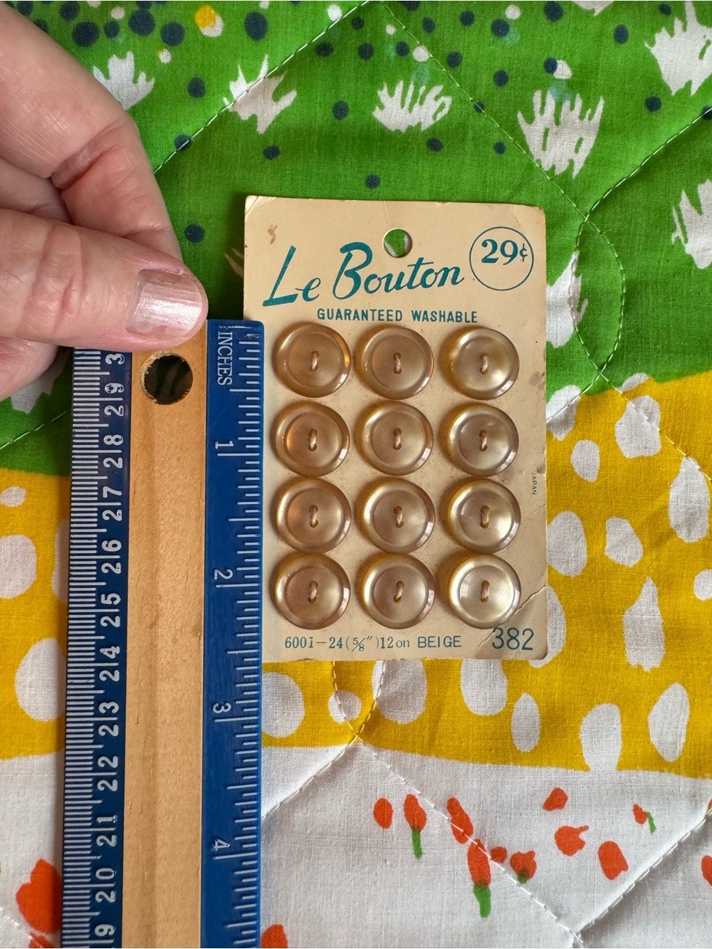 vintage Le Bouton 5/8" beige 2-hole shank buttons - Picture 6 of 8